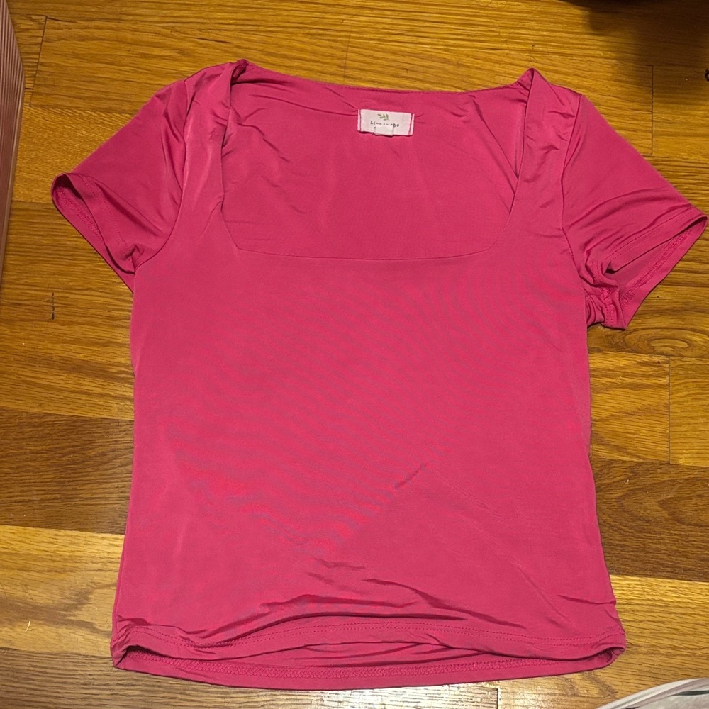 Elegant Fuchsia Short Sleeve Top